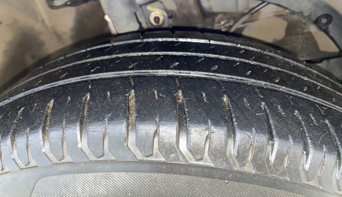 2017 Maruti Dzire ZXI, Petrol, Manual, 37,542 km, Right Front Tyre Tread