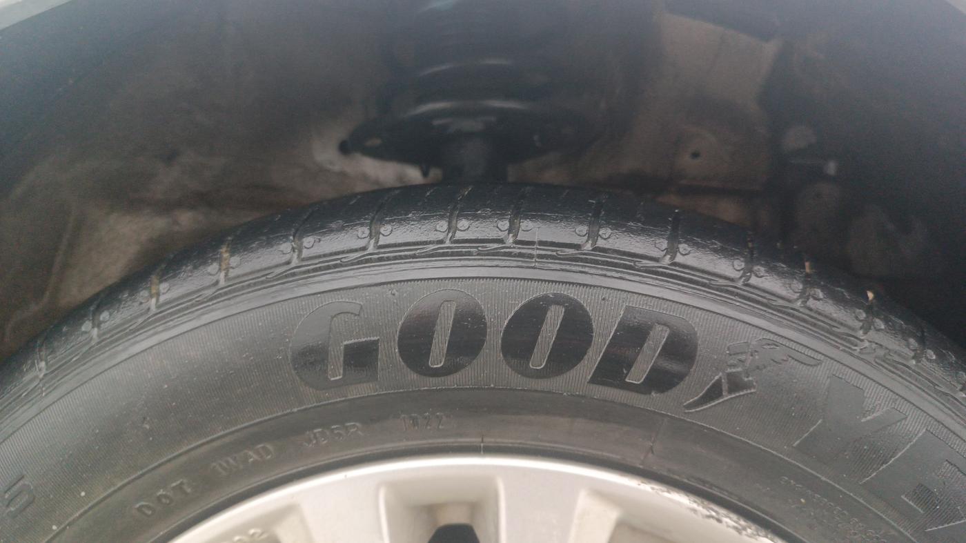 2022 Maruti Ciaz DELTA AT 1.5 SHVS PETROL, Petrol, Automatic, 38,851 km, Right Front Tyre Tread