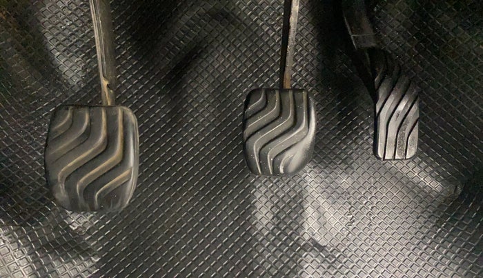 2017 Datsun Redi Go T (O), Petrol, Manual, 1,03,988 km, Pedals