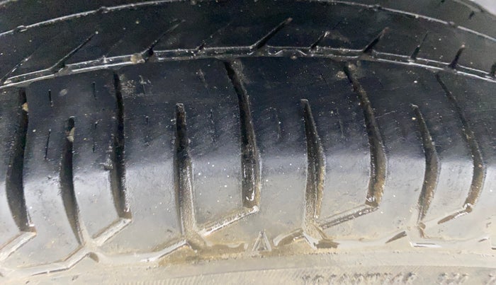 2017 Datsun Redi Go T (O), Petrol, Manual, 1,03,988 km, Right Rear Tyre Tread