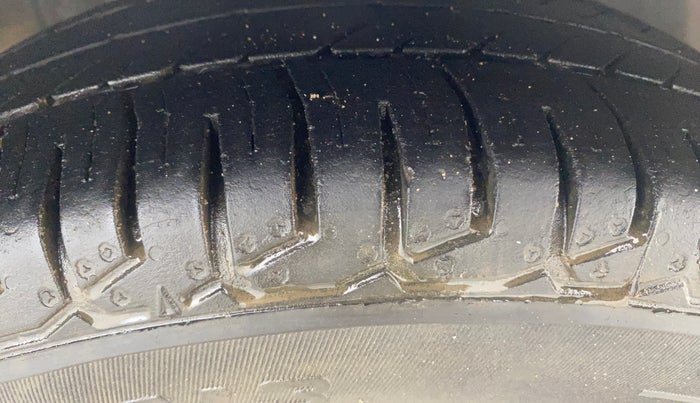 2017 Datsun Redi Go T (O), Petrol, Manual, 1,03,988 km, Right Front Tyre Tread