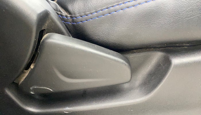 2017 Datsun Redi Go T (O), Petrol, Manual, 1,03,988 km, Driver Side Adjustment Panel