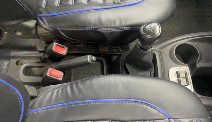 2017 Datsun Redi Go T (O), Petrol, Manual, 1,03,988 km, Gear Lever