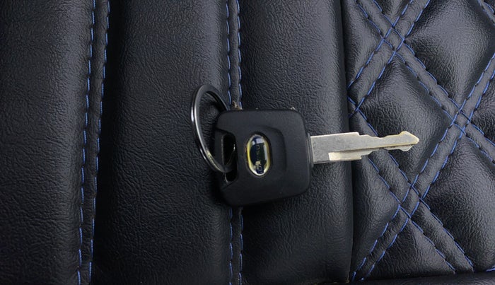 2017 Datsun Redi Go T (O), Petrol, Manual, 1,03,988 km, Key Close Up