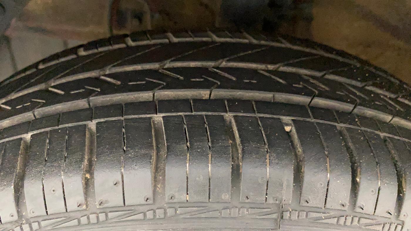 2017 Hyundai Xcent SX 1.2, Petrol, Manual, 46,474 km, Left Front Tyre Tread