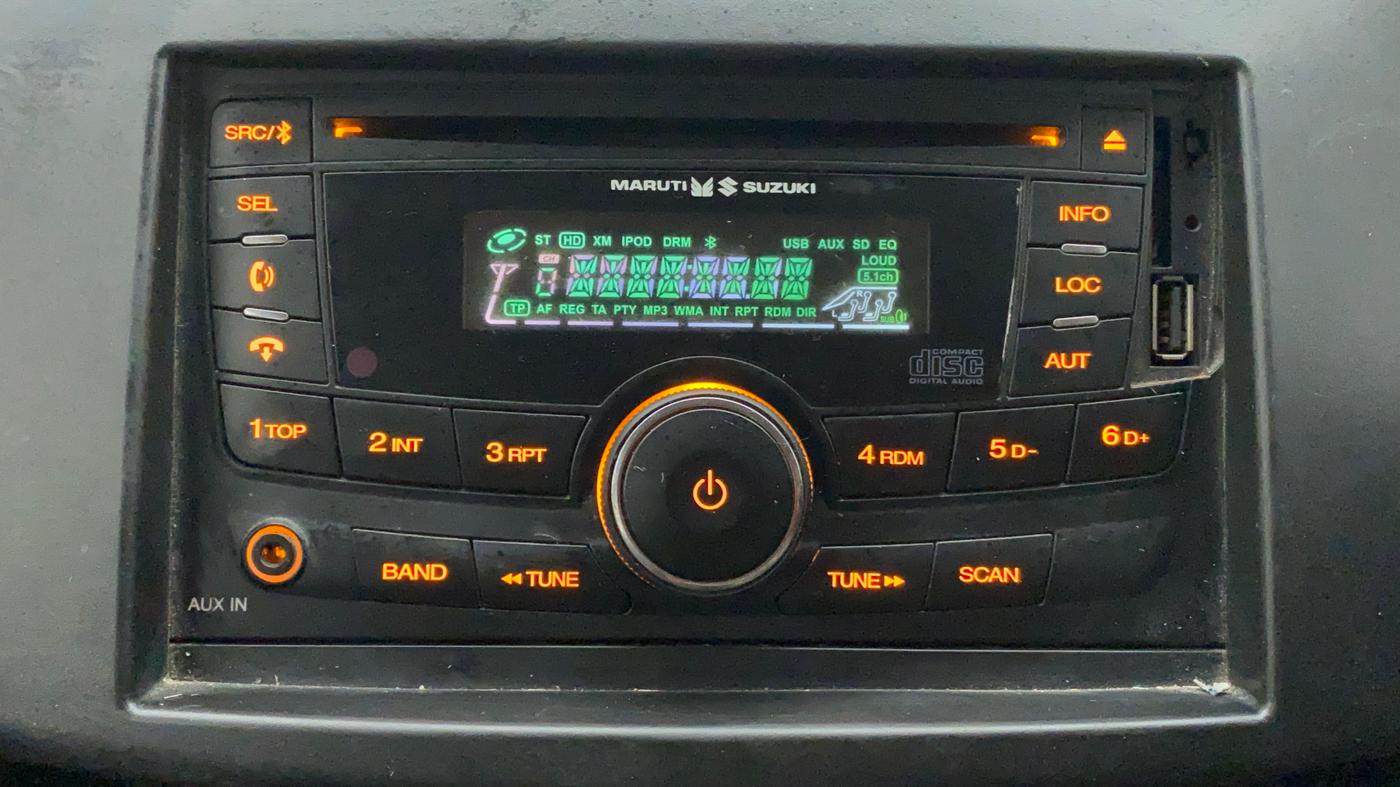 2013 Maruti Swift VXI, Petrol, Manual, 77,946 km, Infotainment System