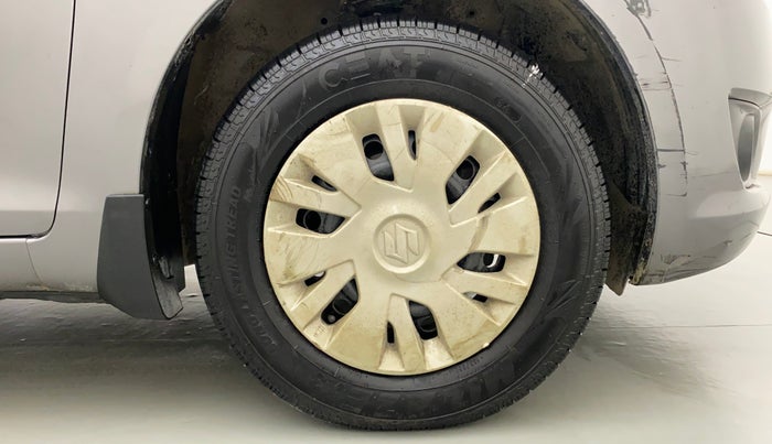 2013 Maruti Swift VXI, Petrol, Manual, 77,946 km, Right Front Wheel