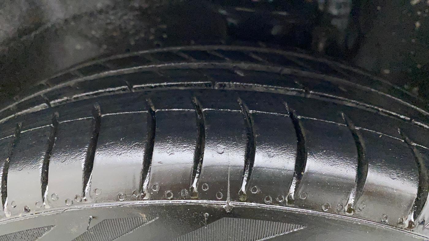 2014 Maruti Alto K10 VXI, Petrol, Manual, 1,22,157 km, Left Front Tyre Tread