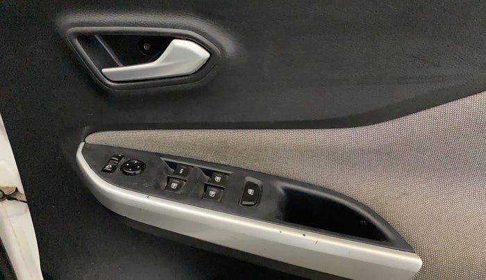 2021 Nissan MAGNITE XL, Petrol, Manual, 43,428 km, Driver Side Door Panels Control