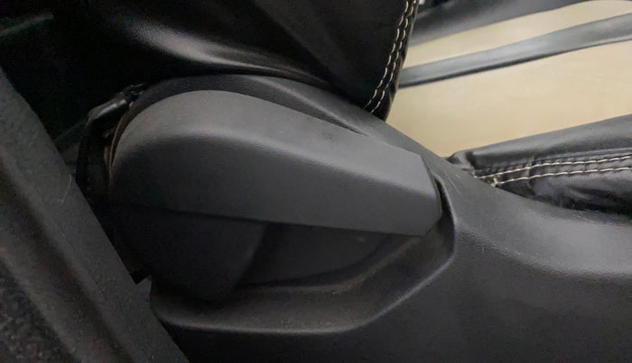 2021 Nissan MAGNITE XL, Petrol, Manual, 43,428 km, Driver Side Adjustment Panel