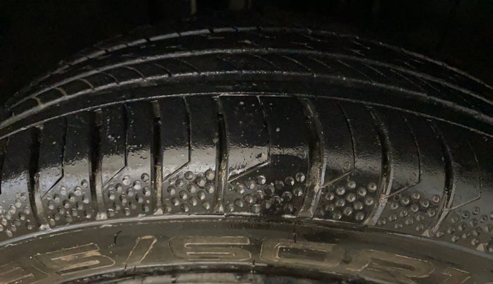 2021 Nissan MAGNITE XL, Petrol, Manual, 43,428 km, Right Front Tyre Tread