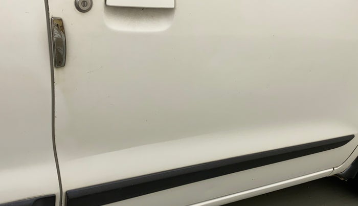 2015 Maruti Wagon R 1.0 VXI AMT, Petrol, Automatic, 54,429 km, Driver-side door - Minor scratches