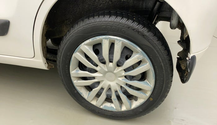 2015 Maruti Wagon R 1.0 VXI AMT, Petrol, Automatic, 54,429 km, Left rear tyre - Tyre dimensions are different from each other