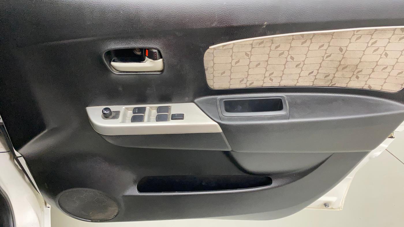 2015 Maruti Wagon R 1.0 VXI AMT, Petrol, Automatic, 54,429 km, Driver Side Door Panels Control