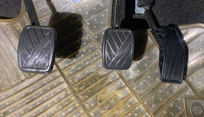 2017 Maruti Baleno DELTA PETROL 1.2, Petrol, Manual, 39,459 km, Pedals