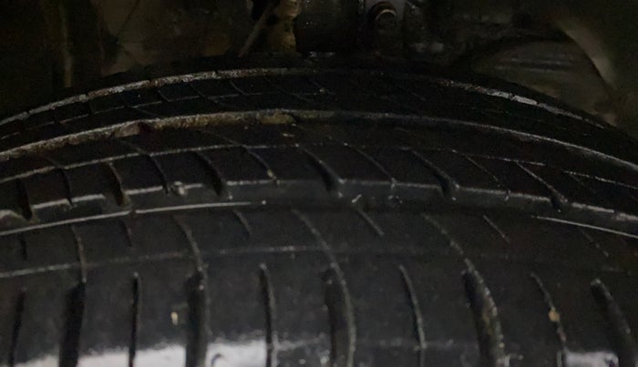 2017 Maruti Baleno DELTA PETROL 1.2, Petrol, Manual, 39,459 km, Right Front Tyre Tread