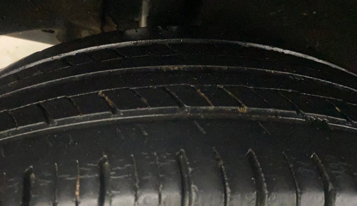 2017 Maruti Baleno DELTA PETROL 1.2, Petrol, Manual, 39,459 km, Right Rear Tyre Tread