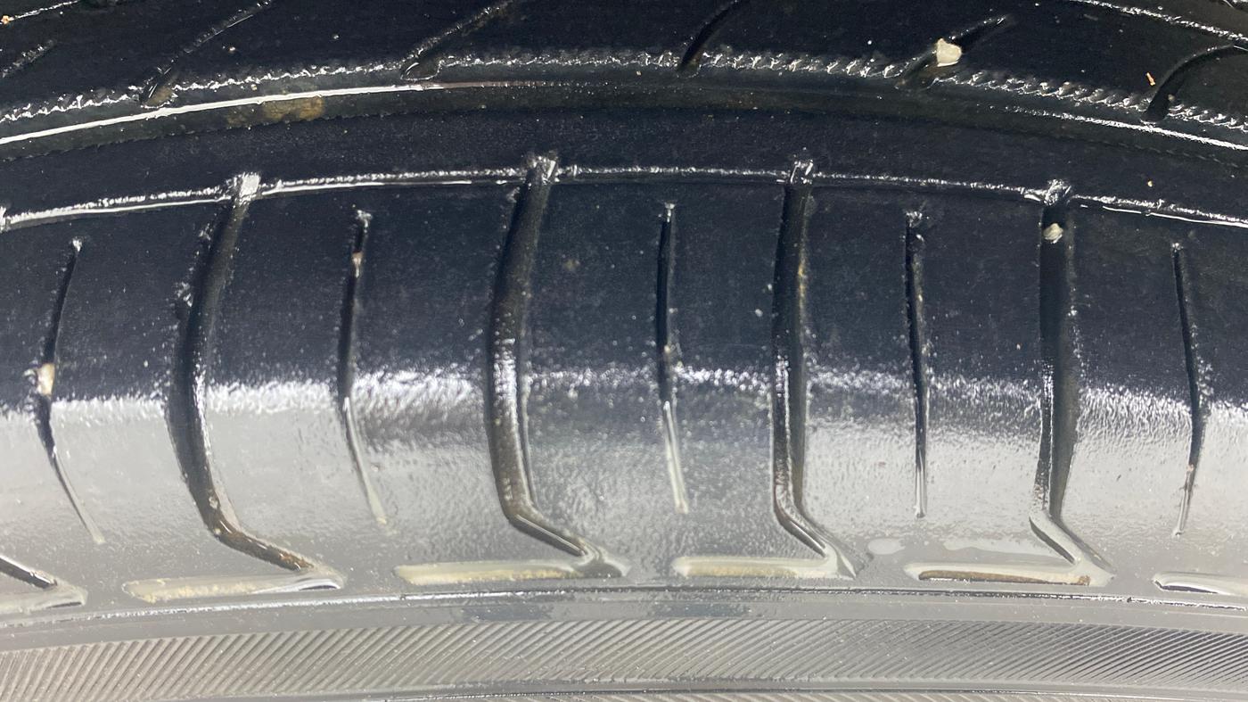2013 Hyundai i20 MAGNA 1.2, Petrol, Manual, 82,530 km, Left Front Tyre Tread