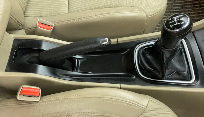 2017 Maruti Ciaz ZETA 1.4 VVT, Petrol, Manual, 56,606 km, Gear Lever