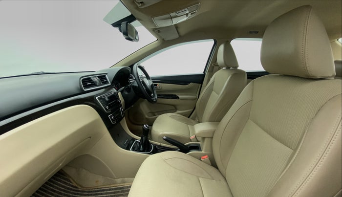 2017 Maruti Ciaz ZETA 1.4 VVT, Petrol, Manual, 56,606 km, Right Side Front Door Cabin