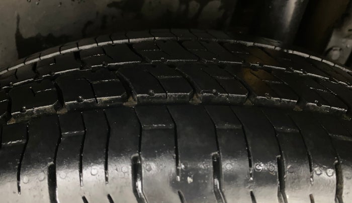 2012 Maruti Swift VDI, Diesel, Manual, 69,284 km, Left Rear Tyre Tread