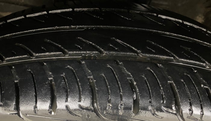 2012 Maruti Swift VDI, Diesel, Manual, 69,284 km, Left Front Tyre Tread