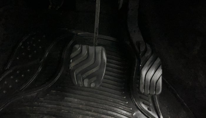 2019 Renault Kwid RXT 1.0 AMT (O), Petrol, Automatic, 56,990 km, Pedals