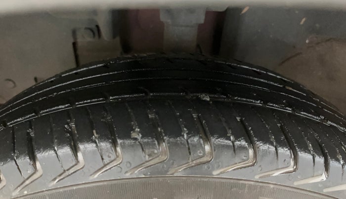 2019 Renault Kwid RXT 1.0 AMT (O), Petrol, Automatic, 56,990 km, Left Front Tyre Tread