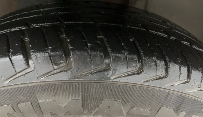 2019 Renault Kwid RXT 1.0 AMT (O), Petrol, Automatic, 56,990 km, Right Front Tyre Tread