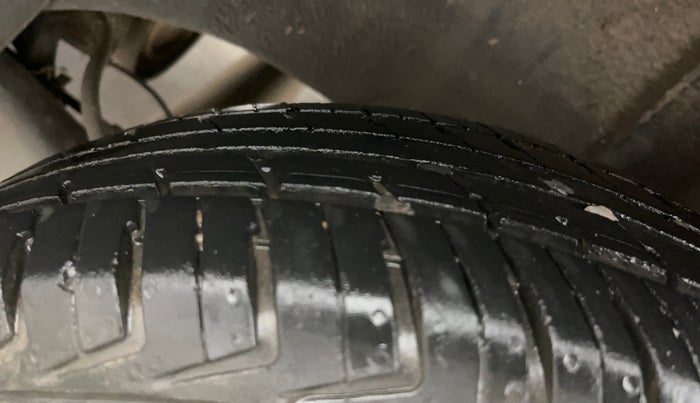 2019 Renault Kwid RXT 1.0 AMT (O), Petrol, Automatic, 56,990 km, Left Rear Tyre Tread