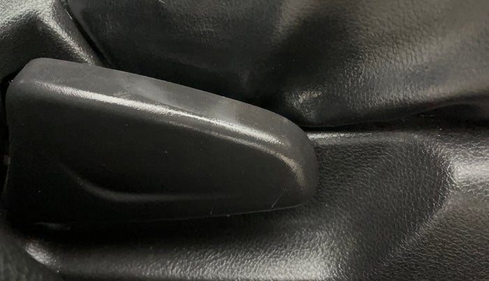 2019 Renault Kwid RXT 1.0 AMT (O), Petrol, Automatic, 56,990 km, Driver Side Adjustment Panel