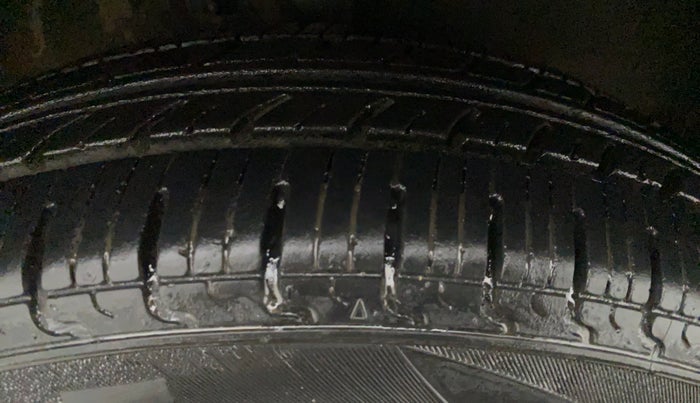 2012 Maruti A Star VXI (ABS) AT, Petrol, Automatic, 40,614 km, Left Rear Tyre Tread