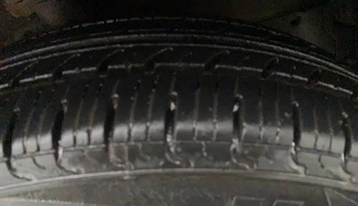 2012 Maruti A Star VXI (ABS) AT, Petrol, Automatic, 40,614 km, Left Front Tyre Tread