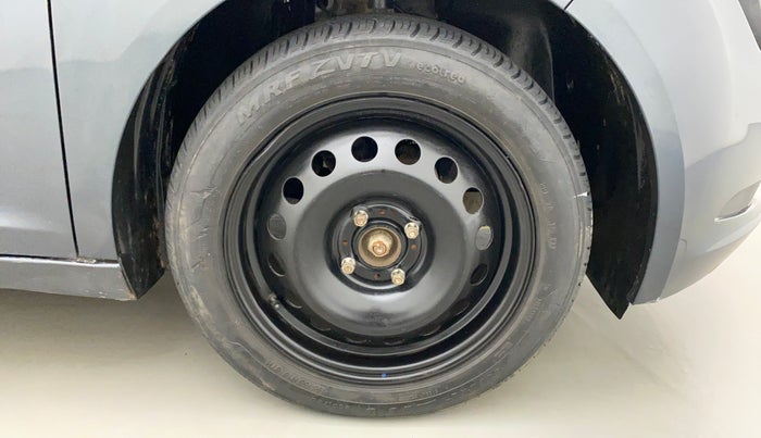 2020 Tata ALTROZ XM PLUS PETROL, Petrol, Manual, 32,089 km, Right Front Wheel