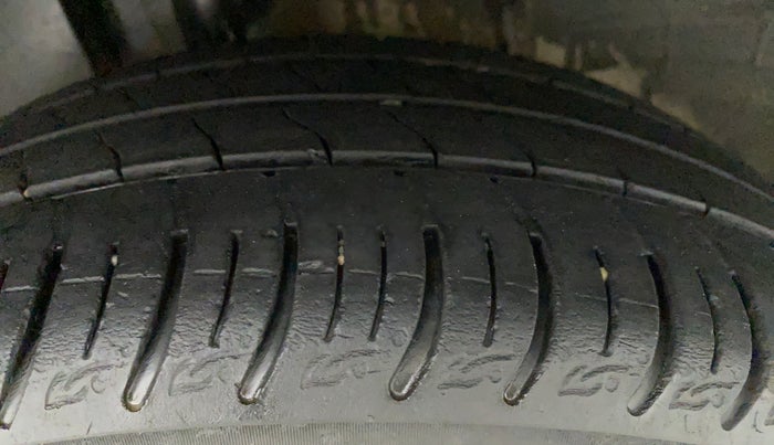 2020 Tata ALTROZ XM PLUS PETROL, Petrol, Manual, 32,089 km, Right Rear Tyre Tread