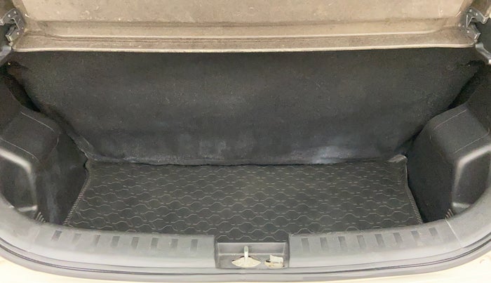 2014 Maruti Swift VXI D, Petrol, Manual, 28,893 km, Boot Inside View