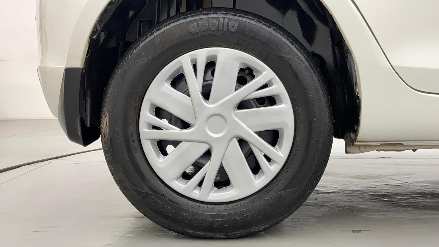 2014 Maruti Swift VXI D, Petrol, Manual, 28,893 km, Right Rear Wheel