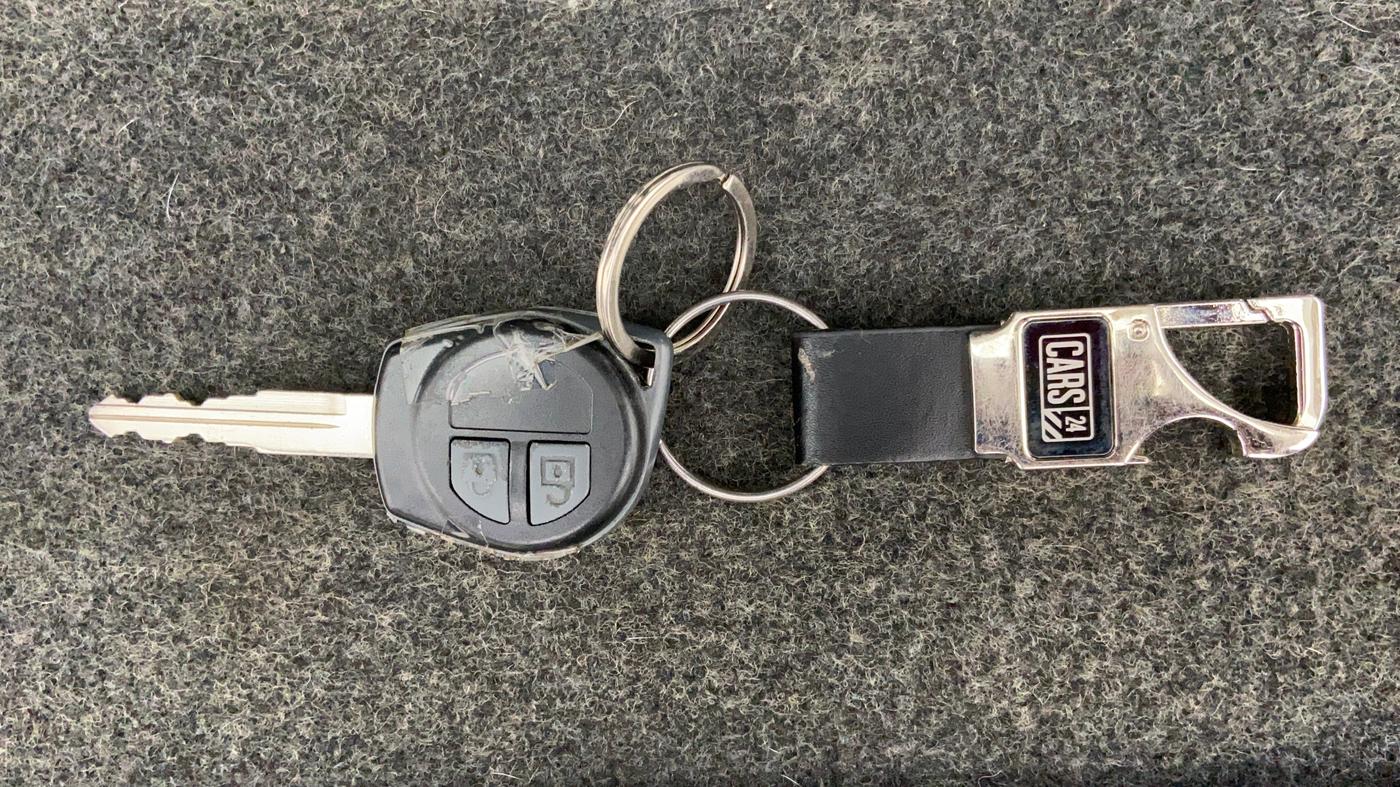 2014 Maruti Swift VXI D, Petrol, Manual, 28,893 km, Key Close-up