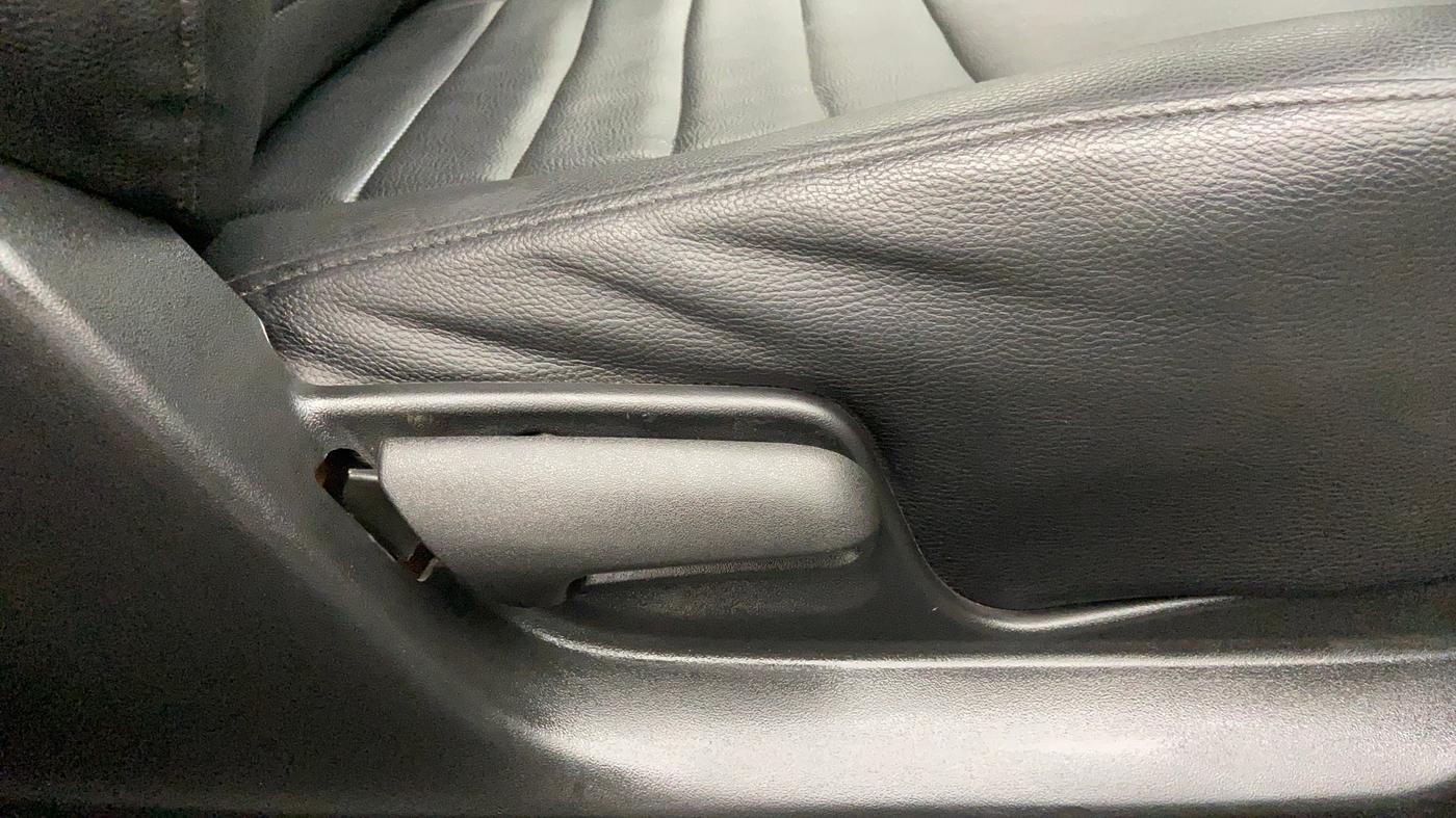 2014 Maruti Swift VXI D, Petrol, Manual, 28,893 km, Driver Side Adjustment Panel