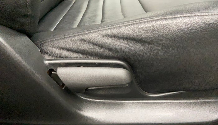 2014 Maruti Swift VXI D, Petrol, Manual, 28,893 km, Driver Side Adjustment Panel