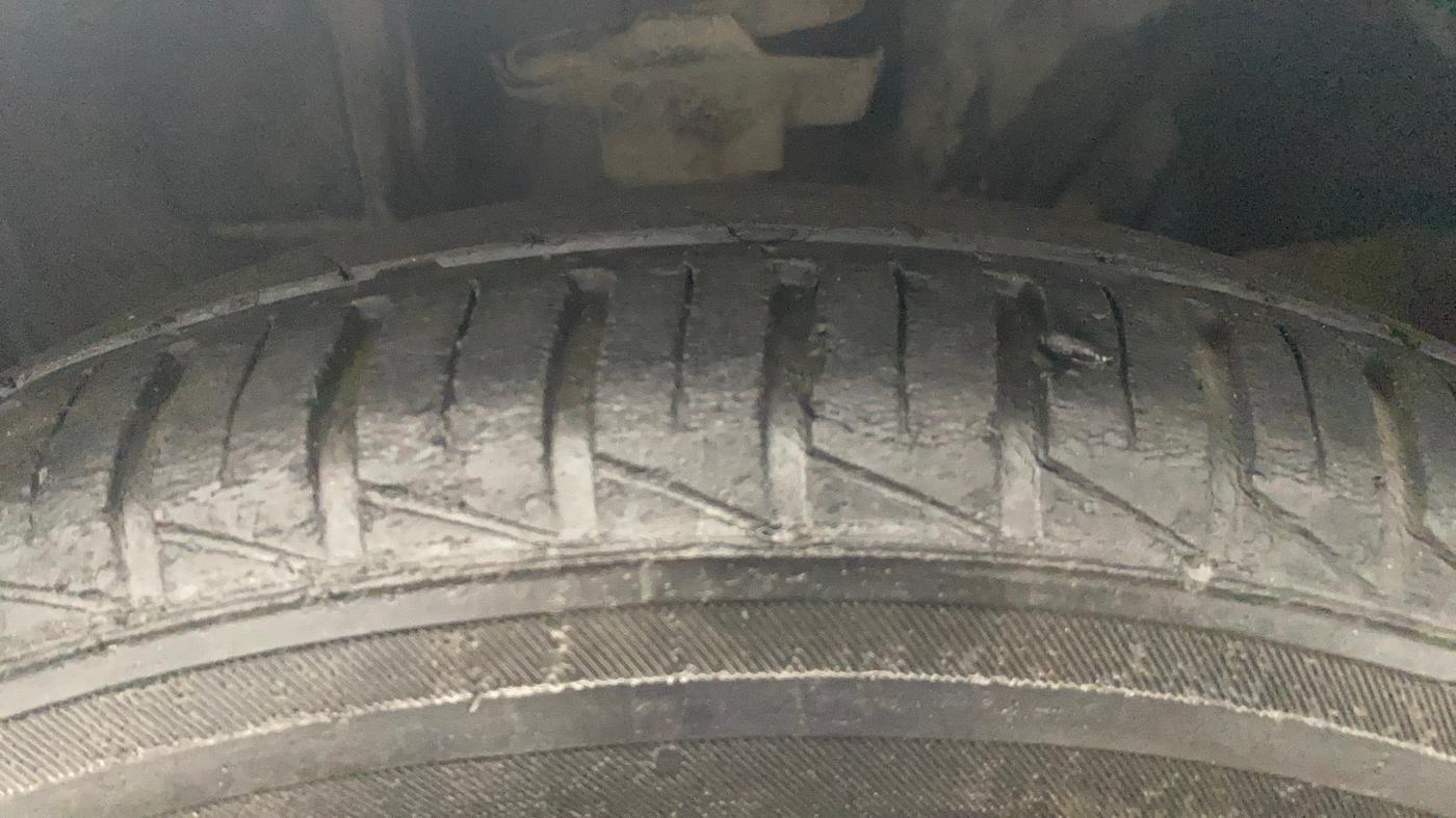 2021 Datsun Redi Go T(O), Petrol, Manual, 27,701 km, Left Front Tyre Tread