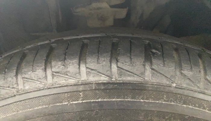 2021 Datsun Redi Go T(O), Petrol, Manual, 27,701 km, Left Front Tyre Tread