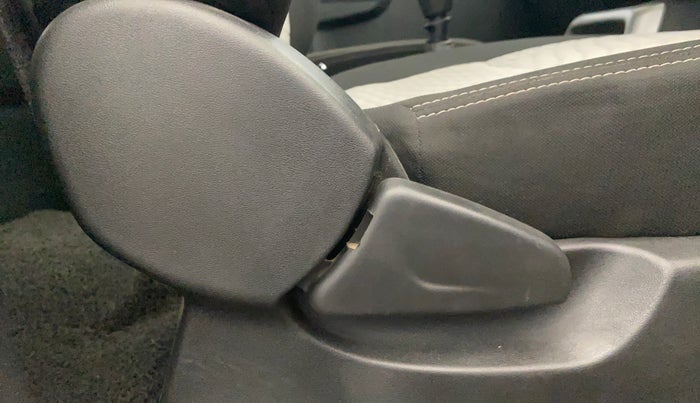 2021 Datsun Redi Go T(O), Petrol, Manual, 27,701 km, Driver Side Adjustment Panel