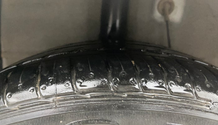 2023 Hyundai GRAND I10 NIOS SPORTZ 1.2 KAPPA VTVT, CNG, Manual, 45,298 km, Right Rear Tyre Tread