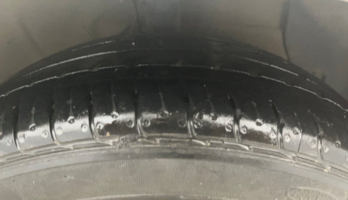 2023 Hyundai GRAND I10 NIOS SPORTZ 1.2 KAPPA VTVT, CNG, Manual, 45,298 km, Right Front Tyre Tread