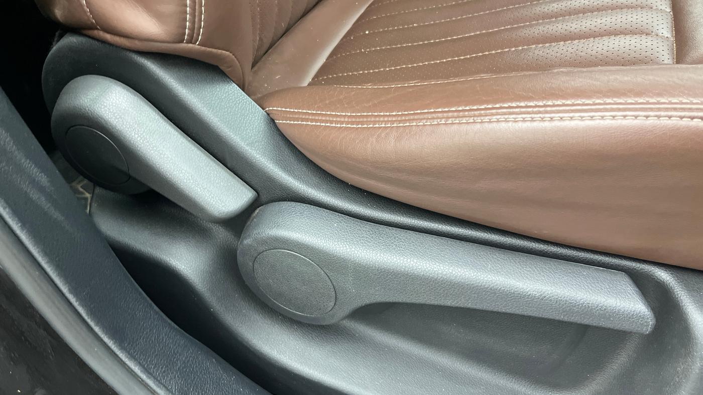 2022 Nissan Kicks XV TURBO 1.3, Petrol, Manual, 33,562 km, Driver Side Adjustment Panel