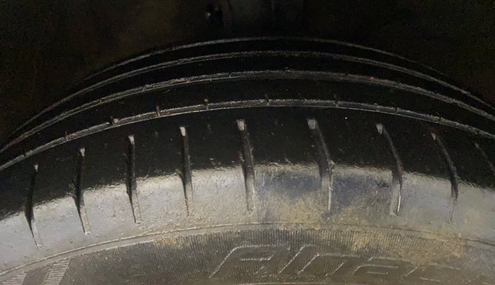 2020 Maruti Baleno ZETA PETROL 1.2, Petrol, Manual, 60,525 km, Right Front Tyre Tread