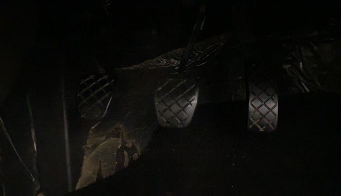 2016 Skoda Rapid AMBITION 1.6 MPI MT, Petrol, Manual, 51,198 km, Pedals