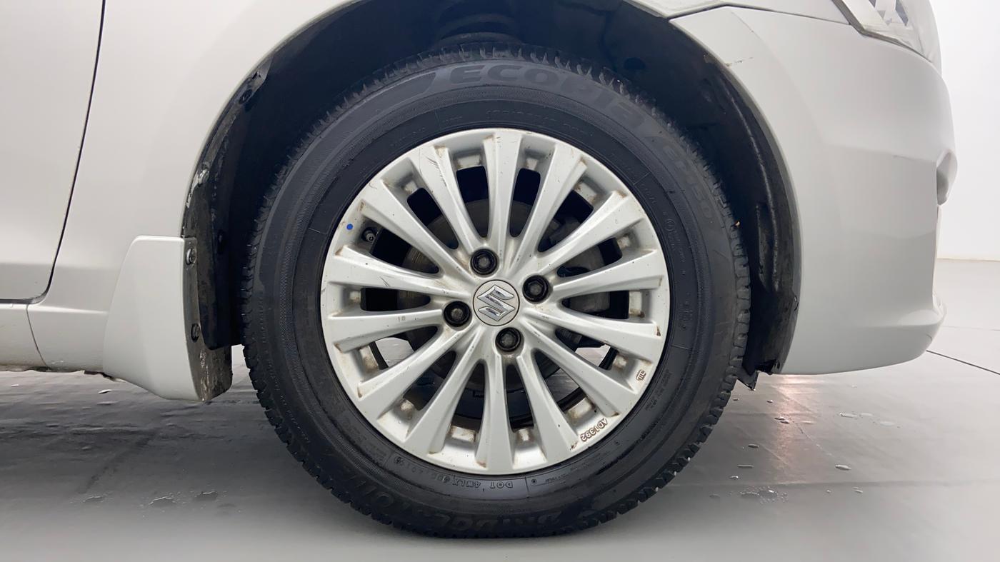 2015 Maruti Ciaz ZXI AT, Petrol, Automatic, 80,532 km, Right Front Wheel