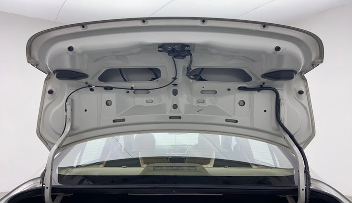 2015 Maruti Ciaz ZXI AT, Petrol, Automatic, 80,532 km, Boot Door Open